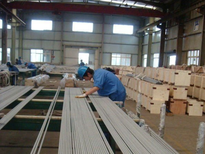 ASTM AISI JIS 300 400 serie 304 acciaio inossidabile 316 430 convoglia/tubi per costruzione